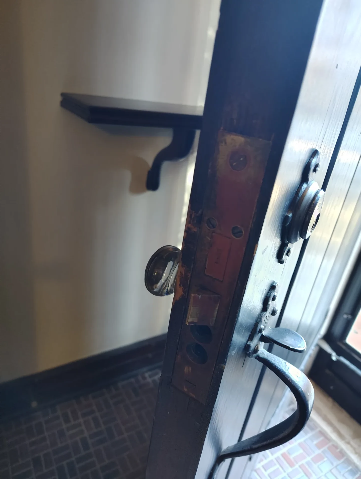 High Security Padlock and Deadbolt Service